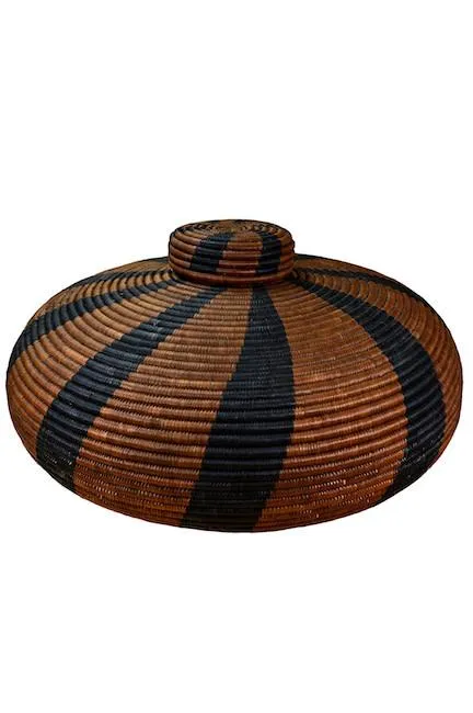 Isichumo Zulu Lidded Basket by Beauty Ngxongo